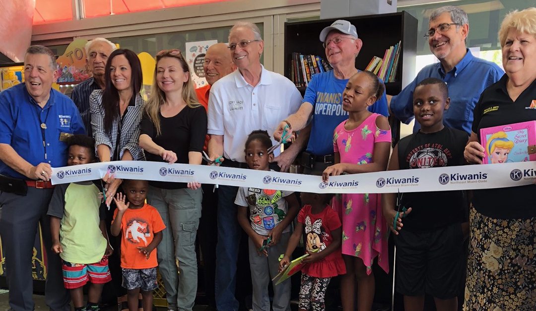 Foxy_Lady_Laundromat_ReadyNation_Ribbon_Cutting
