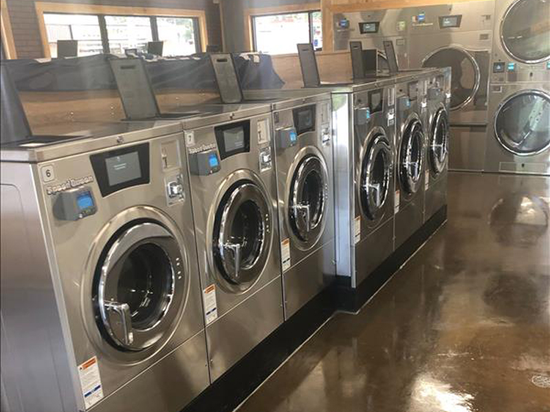 LaundryCares Organizes Disaster-Relief Event in Tennessee